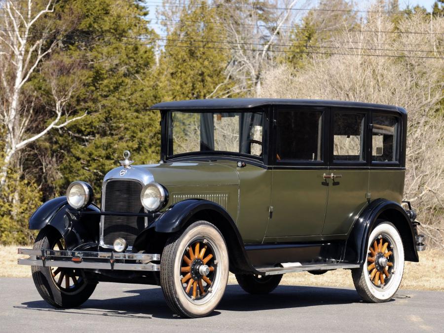  Studebaker Standard Six 4-Door Sedan 1925 года  (фото 2 из 4)
